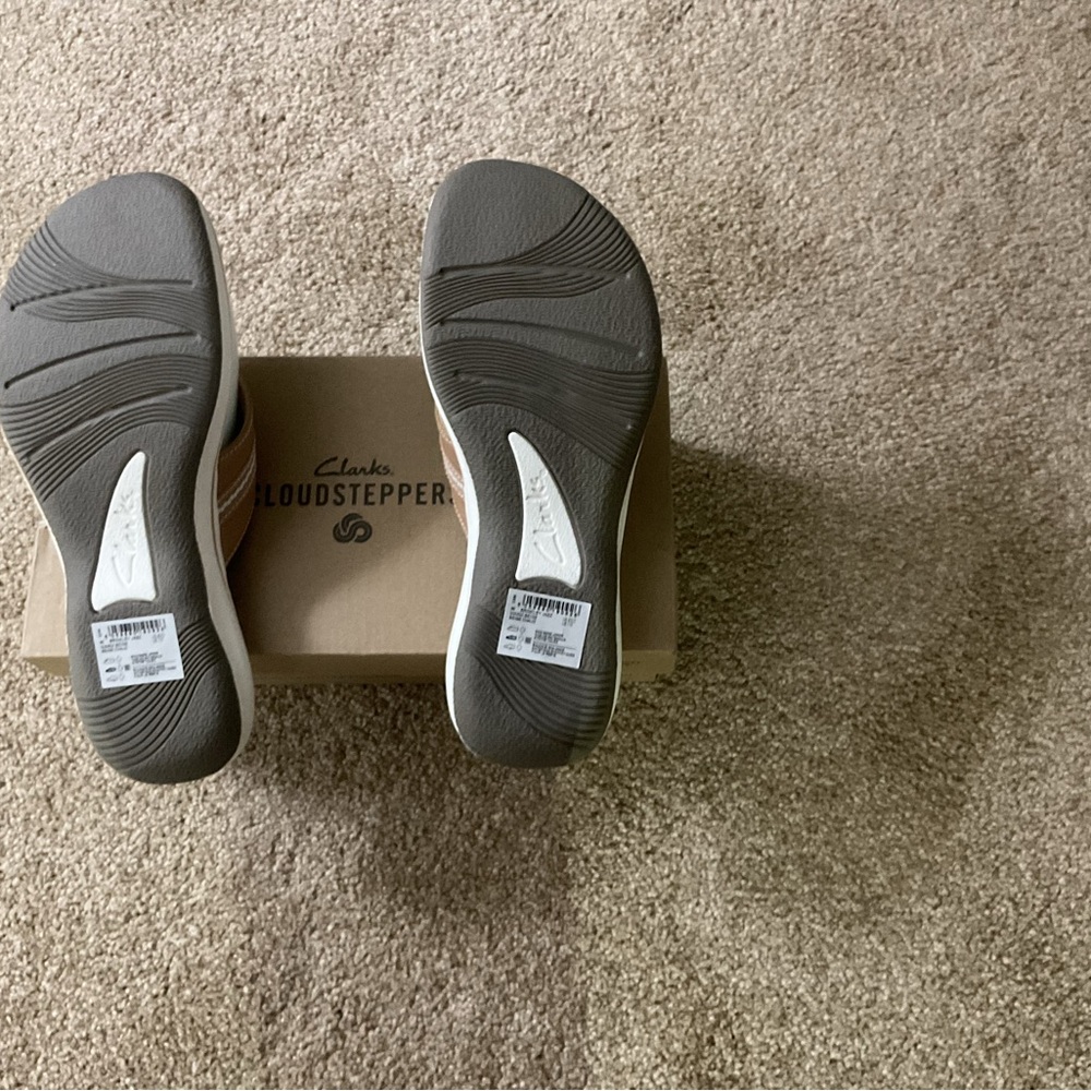 Clarks Women's Sandals in Tan and White - Picture 2 of 2